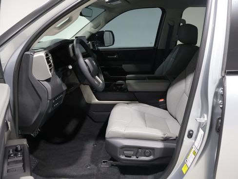 Used 2024 Toyota Tundra Limited w/ TRD Off-Road Package AWD/4WD image 9