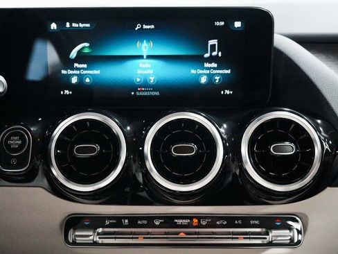 Used 2023 Mercedes-Benz GLA 250 4MATIC image 18