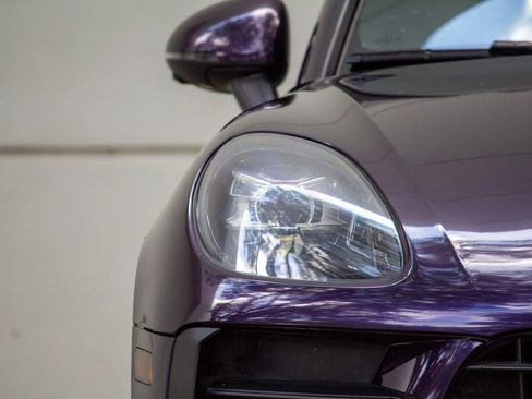 Used 2021 Porsche Macan w/ Premium Package Plus AWD/4WD image 24