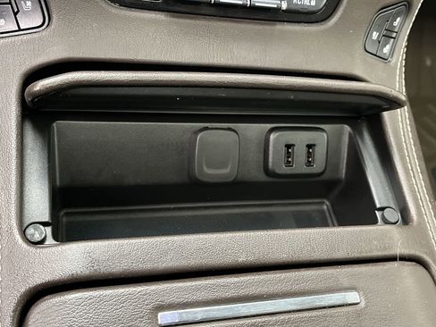 Used 2019 Chevrolet Suburban Premier image 32