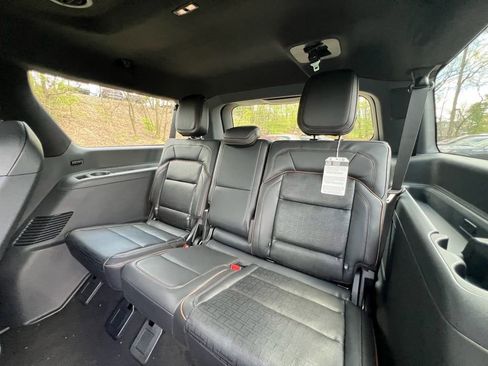 New 2025 Lincoln Navigator L Black Label AWD/4WD image 19