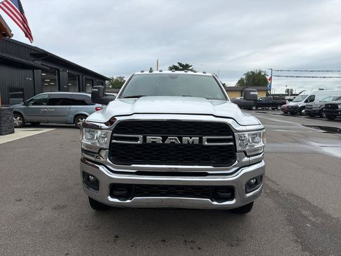 Used 2024 RAM 3500 Tradesman w/ Chrome Appearance Group AWD/4WD image 2