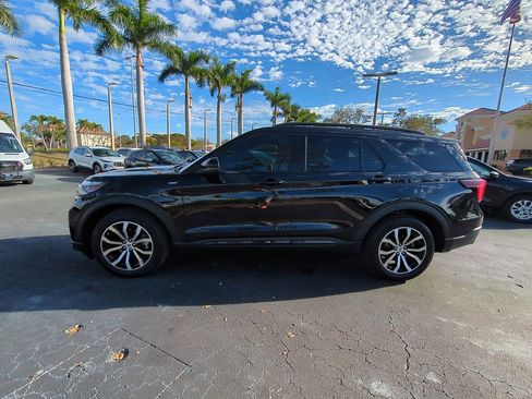 Certified 2025 Ford Explorer ST-Line w/ Premium Package image 7