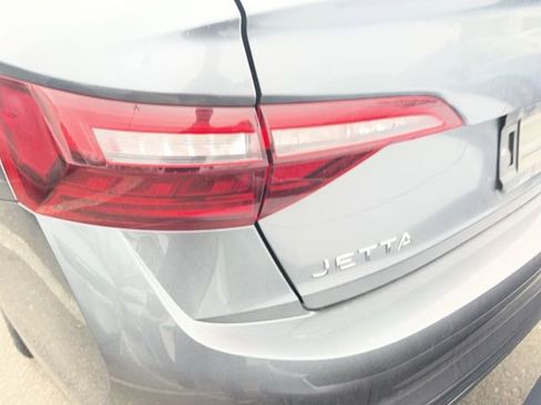 Used 2024 Volkswagen Jetta SE image 6