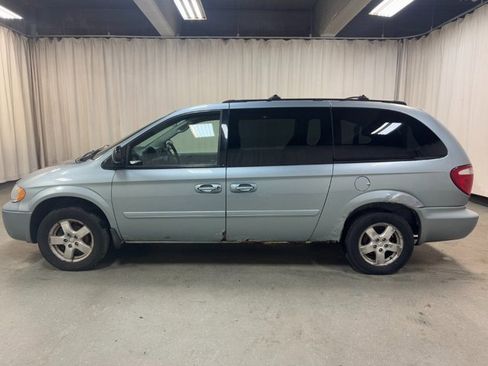Used 2006 Dodge Grand Caravan SXT image 8