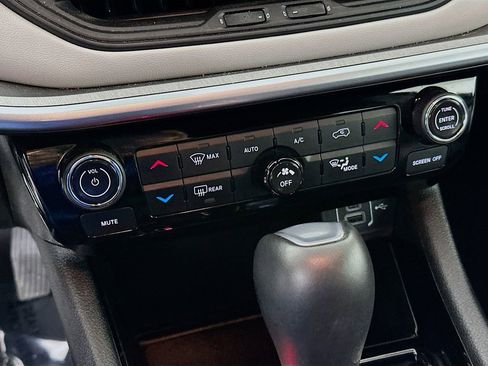 Certified 2025 Jeep Compass Limited image 24