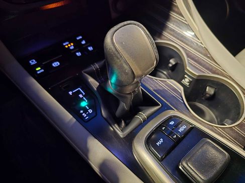 Used 2019 Lexus RX 450hL Luxury image 39