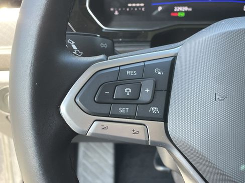 Used 2023 Volkswagen Jetta SE image 40