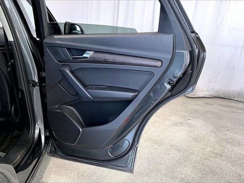 Used 2022 Audi Q5 2.0T Premium image 23