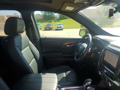 Certified 2023 Chevrolet Traverse High Country image 35