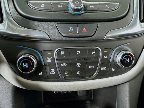 Used 2023 Chevrolet Equinox LT w/ Driver Convenience Package image 19