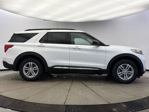 Used 2022 Ford Explorer XLT image 6