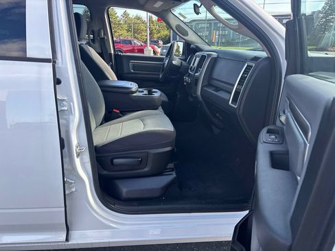 Used 2024 RAM 1500 Classic SLT AWD/4WD image 30