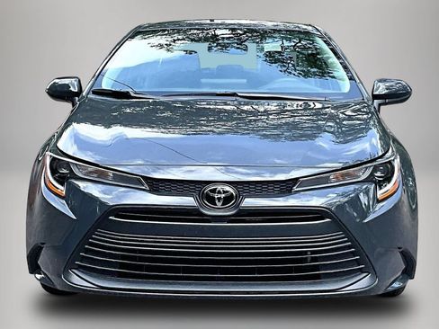 Used 2025 Toyota Corolla LE w/ LE Premium Package FWD image 3