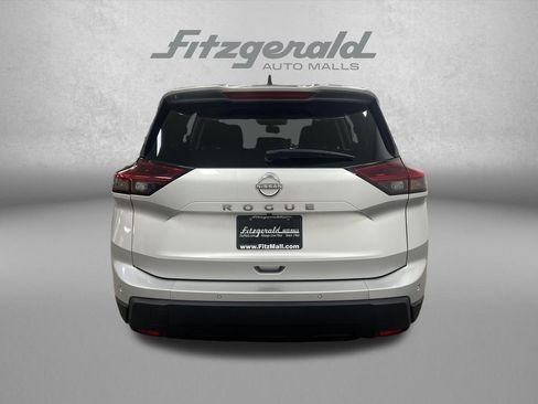 Used 2024 Nissan Rogue S FWD image 4