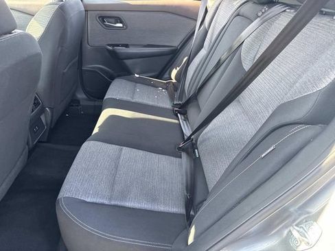 Used 2023 Nissan Rogue SV image 16