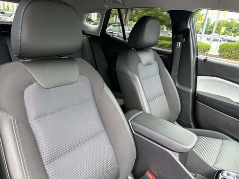 Used 2025 Chevrolet Trax LT w/ Driver Confidence Package FWD image 11