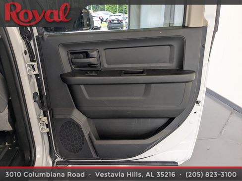 Used 2020 RAM 1500 Tradesman w/ Chrome Appearance Group RWD image 9