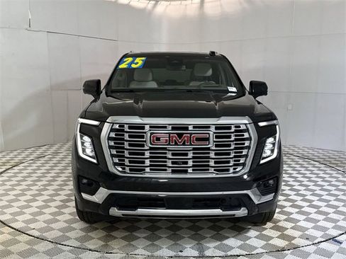 Used 2025 GMC Yukon Denali w/ Sun & Power Step Package image 21