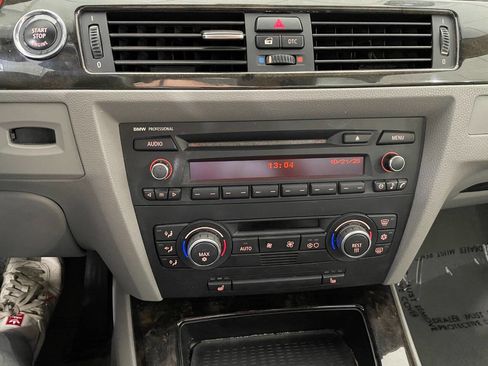 Used 2009 BMW 328i Convertible image 34