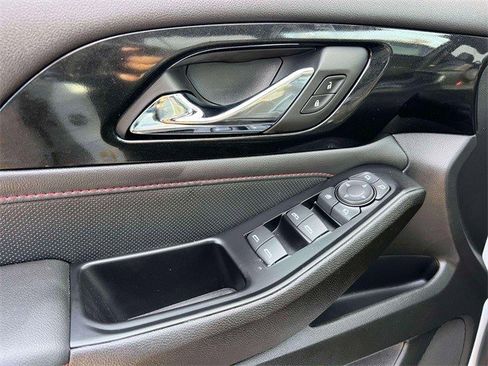 Certified 2023 Chevrolet Traverse RS image 16