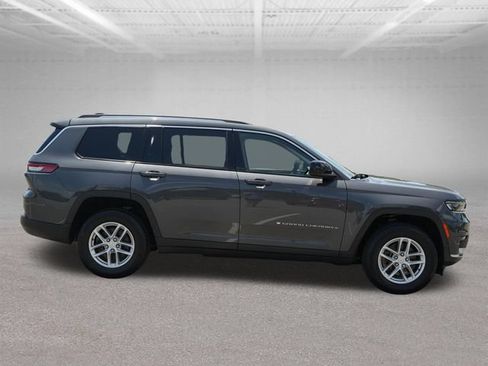 Used 2022 Jeep Grand Cherokee L Laredo w/ Luxury Tech Group I AWD/4WD image 10