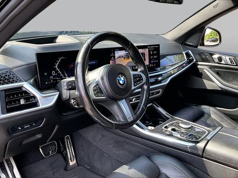 Used 2024 BMW X5 xDrive40i w/ M Sport Package AWD/4WD image 17