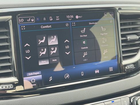 Used 2024 Chrysler Pacifica Touring-L FWD image 33