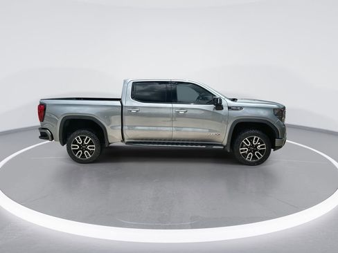 Used 2025 GMC Sierra 1500 AT4 w/ AT4 Premium Package AWD/4WD image 9