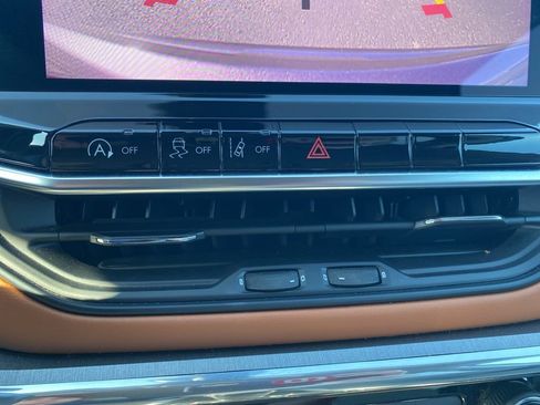 Used 2022 Jeep Compass Limited image 25