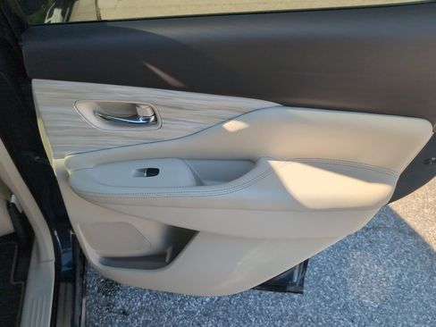 Used 2018 Nissan Murano Platinum AWD/4WD image 19
