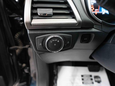 Used 2020 Ford Fusion SE FWD image 11