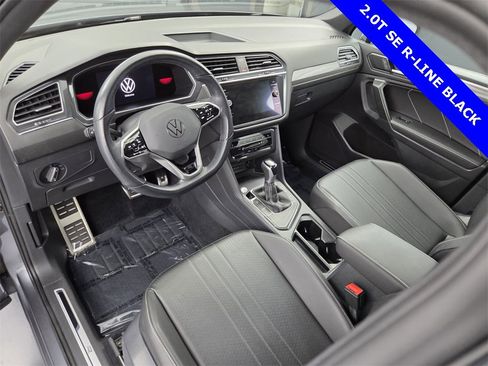 Used 2022 Volkswagen Tiguan SE R-Line image 27