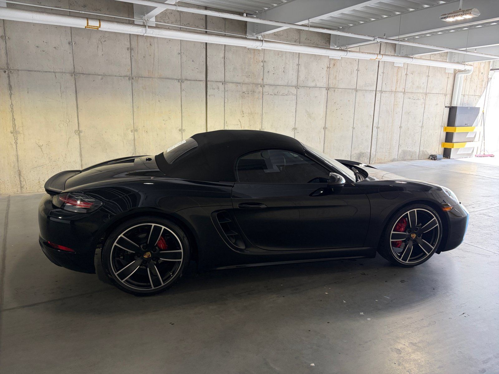 Certified 2025 Porsche 718 Boxster S RWD image 8