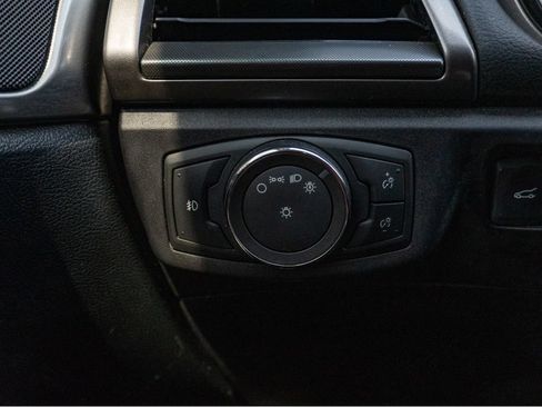 Used 2017 Ford Fusion SE w/ Equipment Group 201A FWD image 28