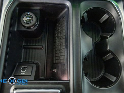 Used 2025 Ford Expedition Tremor AWD/4WD image 25