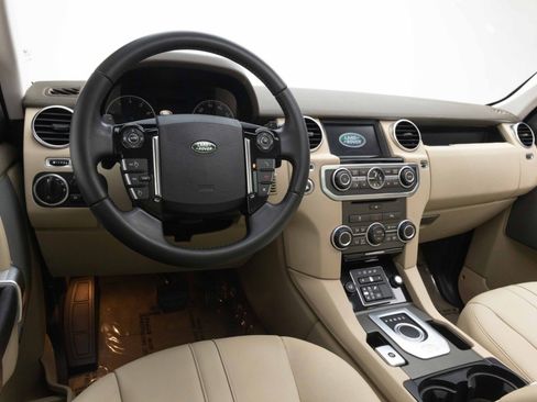 Used 2016 Land Rover LR4 HSE AWD/4WD image 6