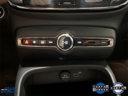 Used 2025 Volvo XC40 B5 Core image 47
