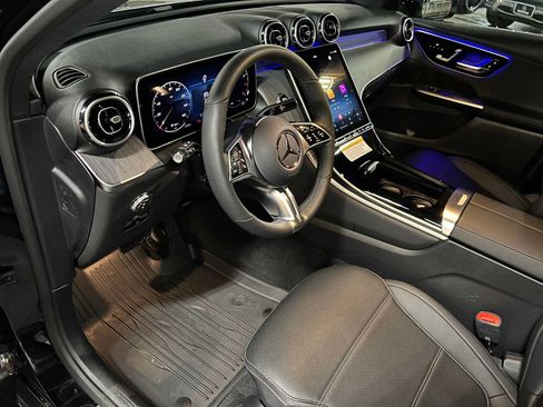 Used 2026 Mercedes-Benz GLC 300 4MATIC image 24