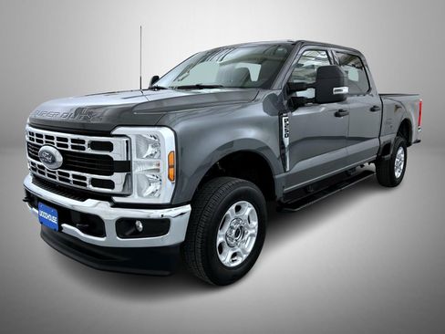 Used 2025 Ford F250 XLT image 1