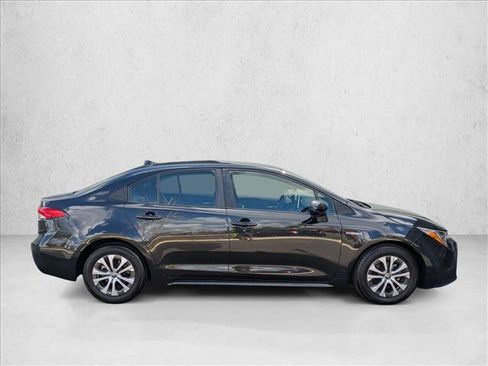 Used 2020 Toyota Corolla LE image 4