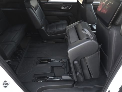 Used 2021 Chevrolet Suburban High Country image 41