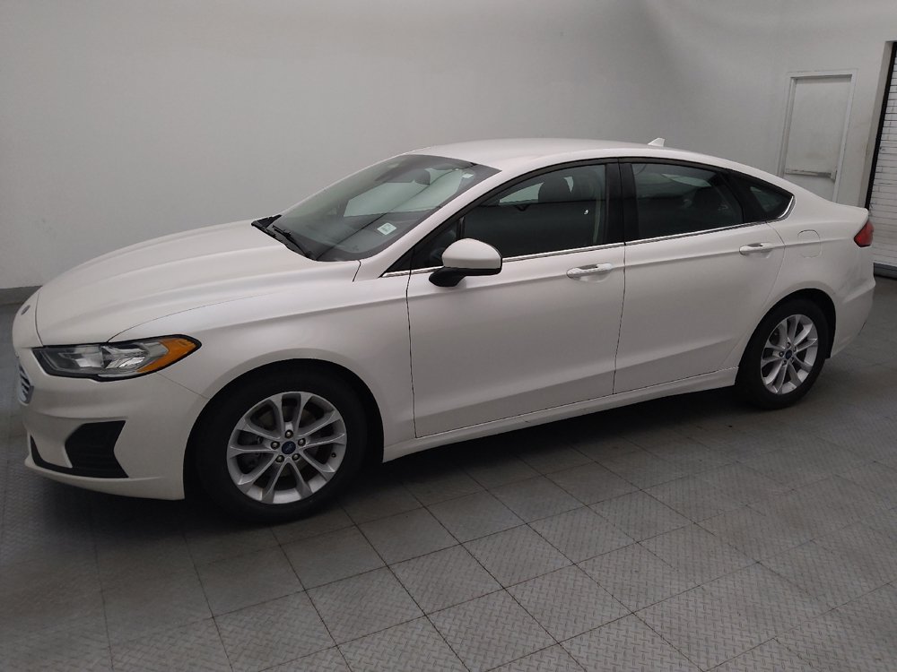 Used 2020 Ford Fusion SE FWD image 2