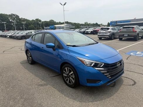 Used 2024 Nissan Versa SV FWD image 3