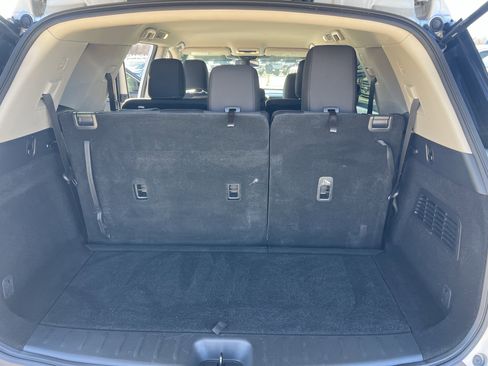 Used 2024 Nissan Pathfinder S image 21