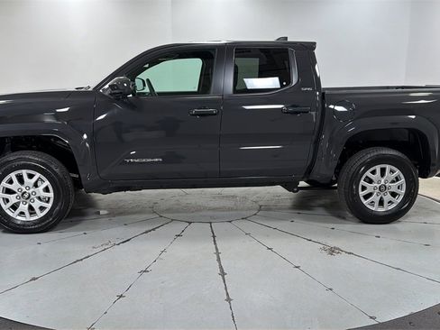 Certified 2025 Toyota Tacoma SR5 image 8