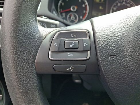 Used 2013 Volkswagen Passat 2.5 S FWD image 21