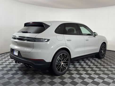 Used 2026 Porsche Cayenne AWD/4WD image 10
