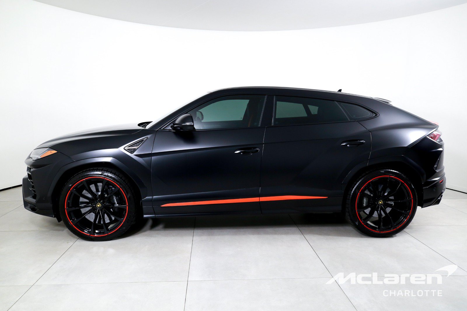 Used 2022 Lamborghini Urus AWD/4WD image 5