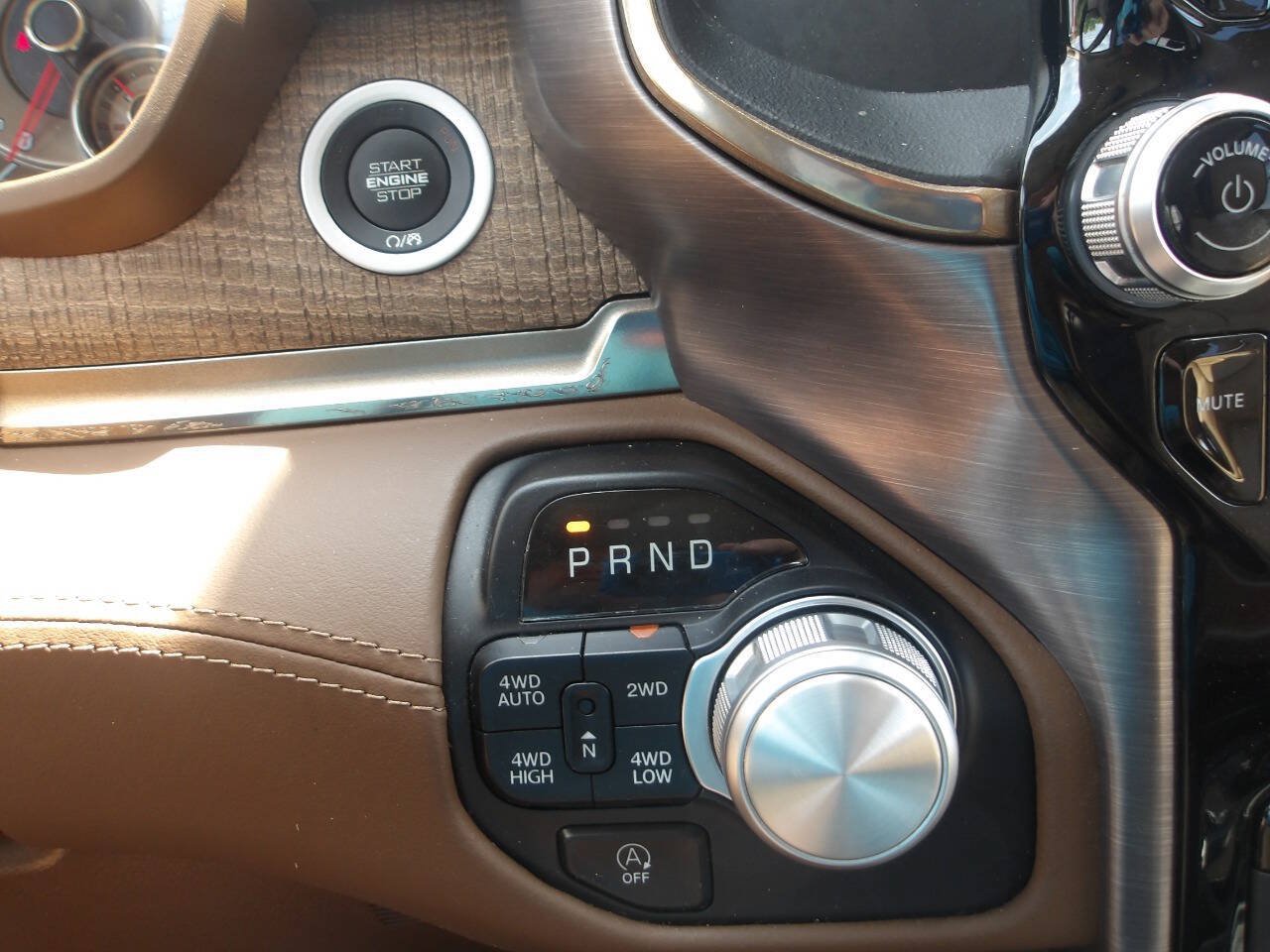 Used 2020 RAM 1500 Limited AWD/4WD image 16